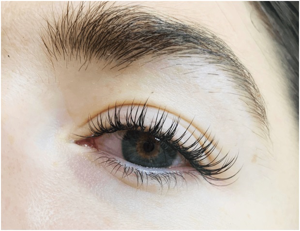 Having Some Trouble Fixing Your Mascara? Go For Eyelash Extensions Now