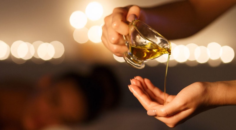 Top 6 Massage Oils and Their Advantages