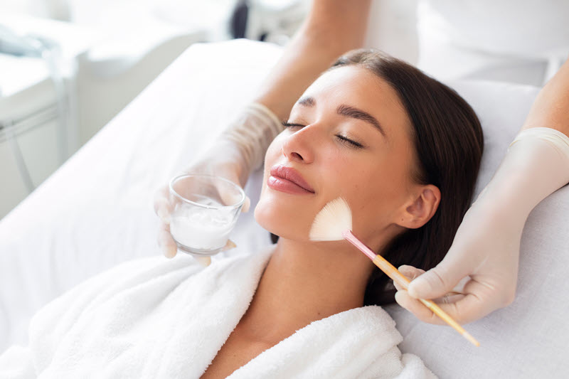 LIGHT, MEDIUM, OR DEEP? FIND OUT WHICH CHEMICAL PEEL IS BEST FOR YOU?